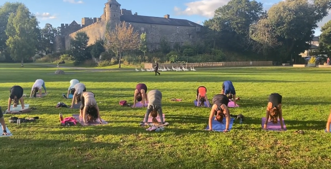 /images/castle-yoga.png